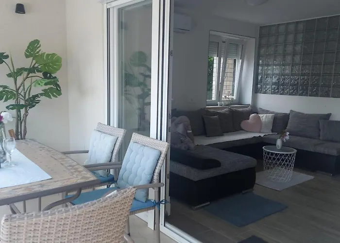 Modern And Cosy Ivana With A Beautiful Seaview