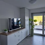 Modern And Cosy Ivana With A Beautiful Seaview 아파트