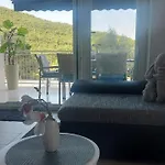 Modern And Cosy Ivana With A Beautiful Seaview Lejlighed *