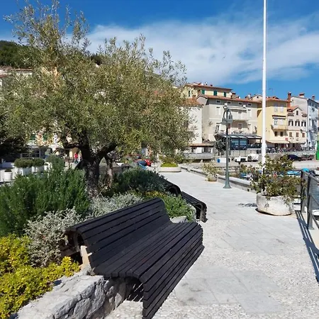 Modern And Cosy Ivana With A Beautiful Seaview Apartmán